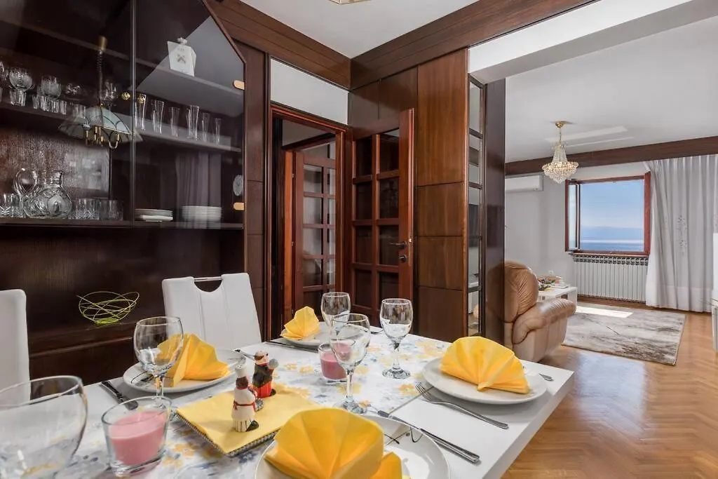 Deluxe Apartment Ana 100 M From The Beach Opatija