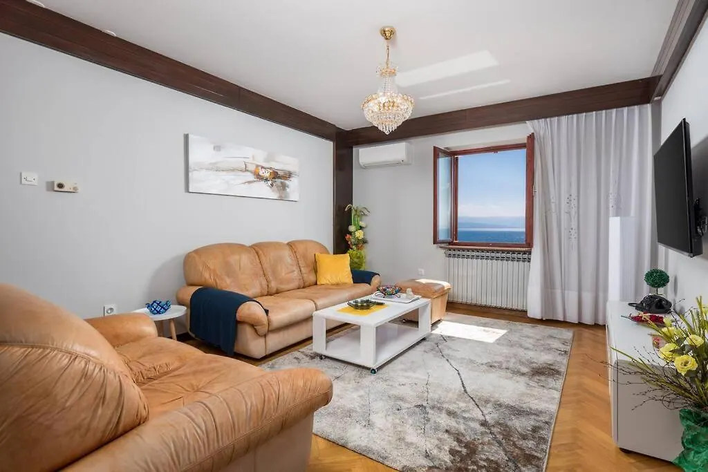 Deluxe Apartment Ana 100 M From The Beach Opatija
